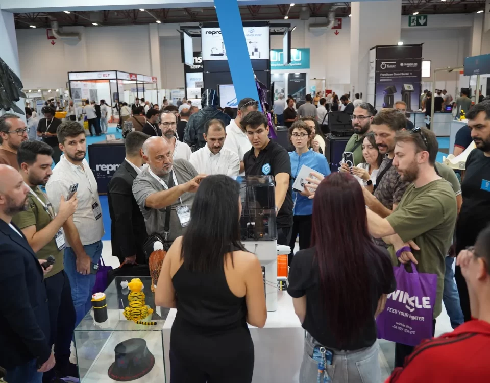 EXPO3D İstanbul 2026 yoğun fuar salonu